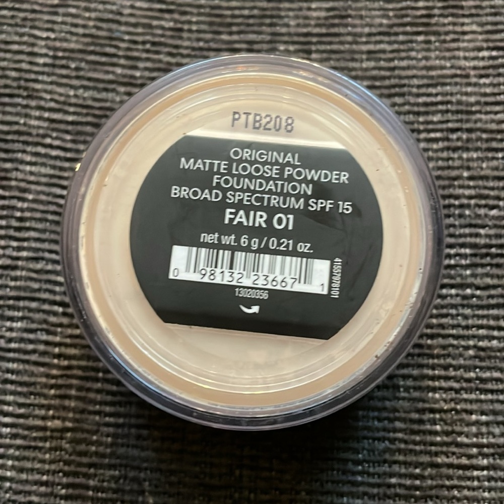 BareMinerals Original MATTE LOOSE POWDER FOUNDATION SPF 15 sunscreen in Fair 01